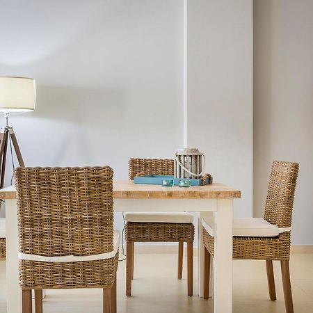 Apartment Lilly, Apartment With Communal Pool, 10 Meters From Sea Számi Kültér fotó